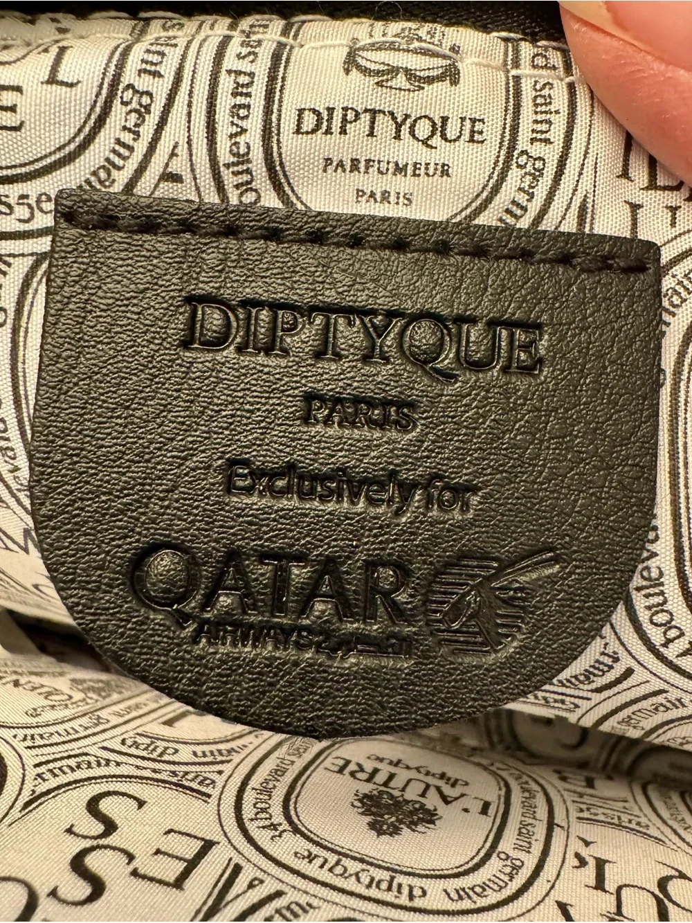 DIPTYQUE x QATAR AIRWAYS airline amenity kit white black makeup cosmetic case.